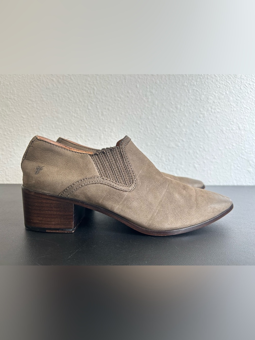 FRYE 8.5M Gray Eleanor Western Shootie NUBUCK POINTED TOE